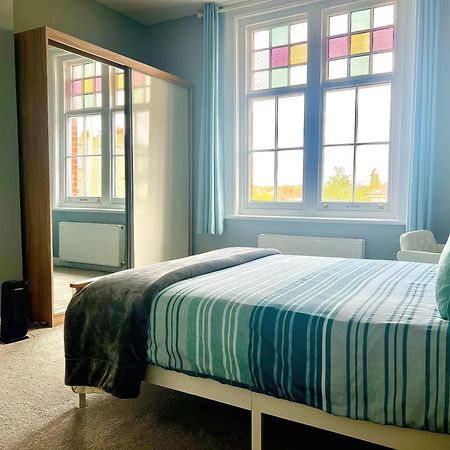 Lovely 2 Bed 2 Bath Flat With Free Parking Poole Dış mekan fotoğraf