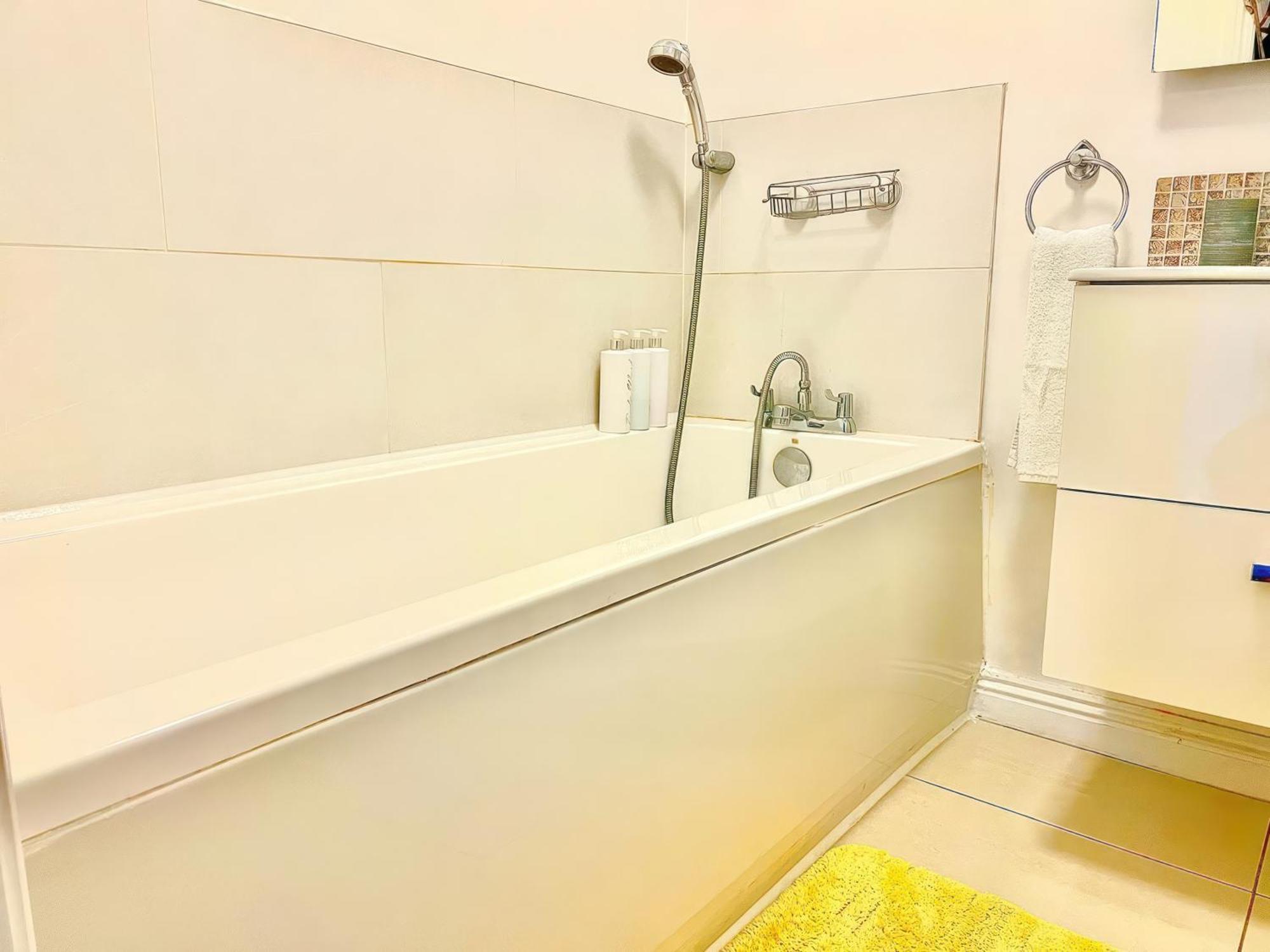 Lovely 2 Bed 2 Bath Flat With Free Parking Poole Dış mekan fotoğraf