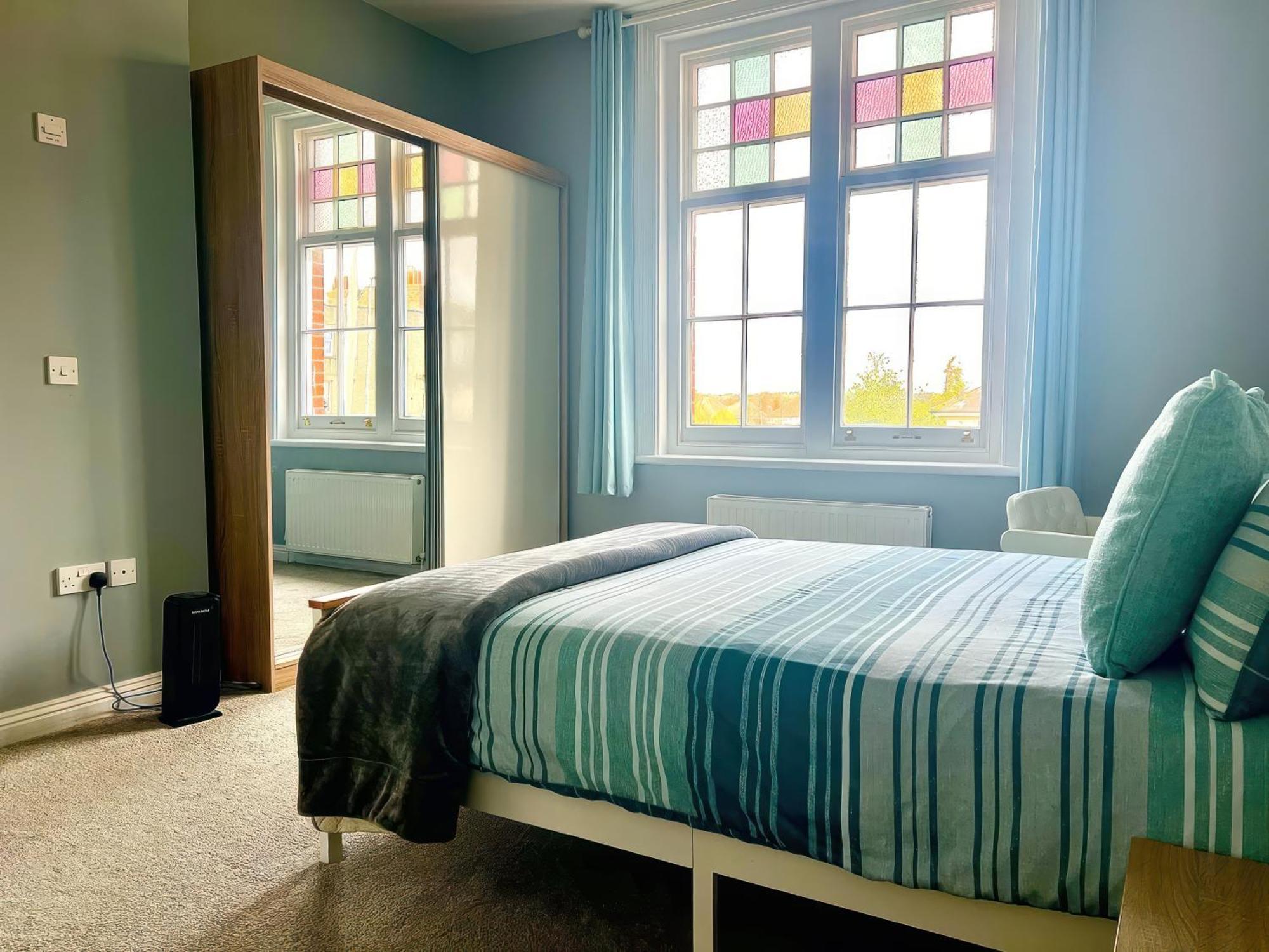Lovely 2 Bed 2 Bath Flat With Free Parking Poole Dış mekan fotoğraf