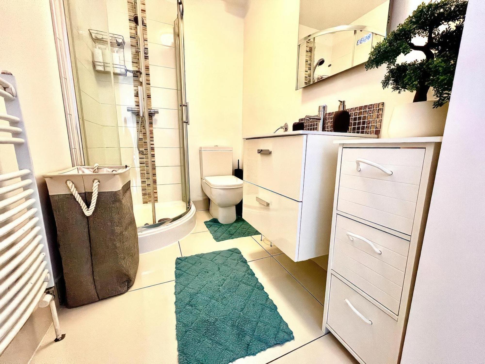 Lovely 2 Bed 2 Bath Flat With Free Parking Poole Dış mekan fotoğraf