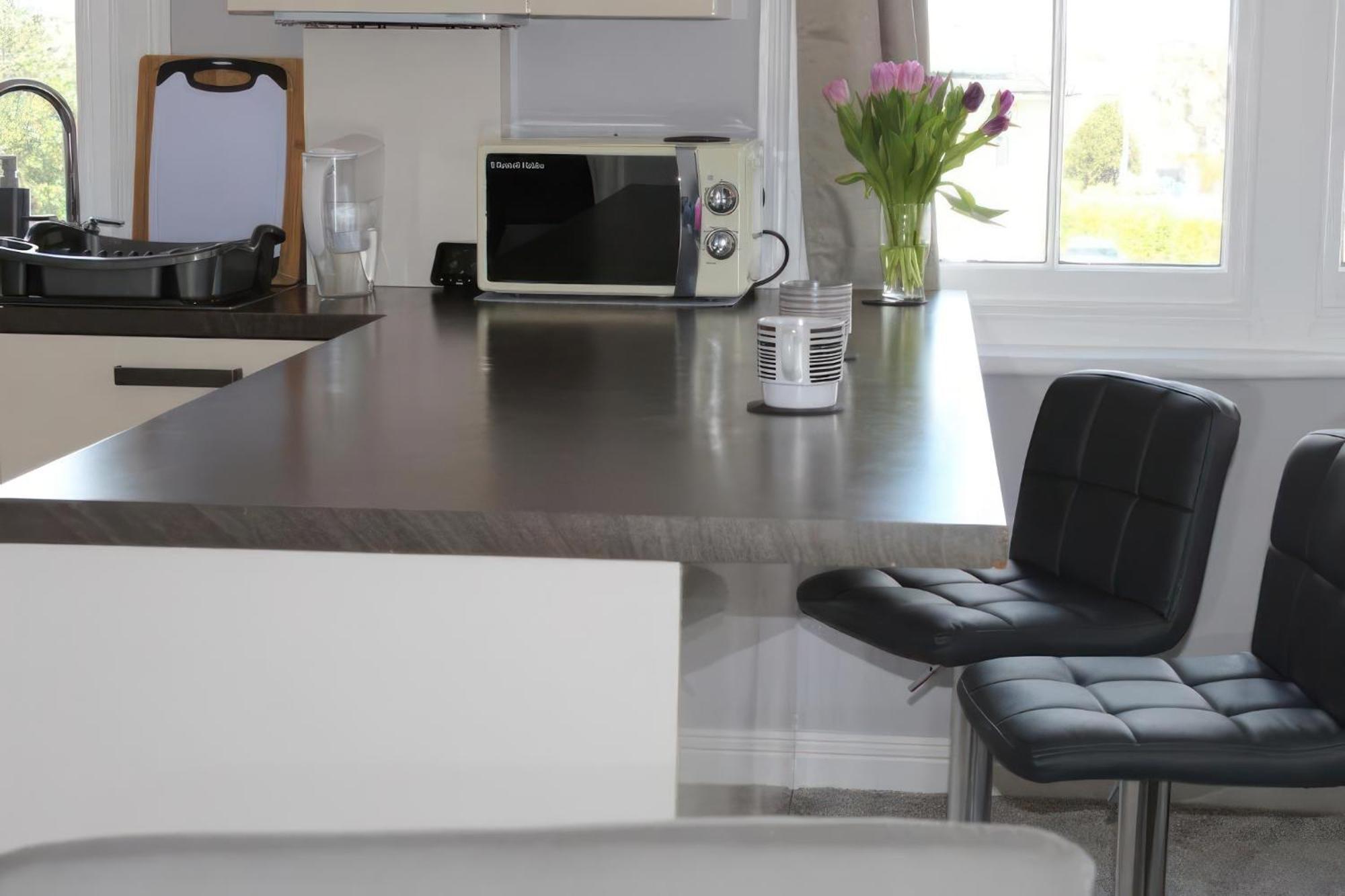 Lovely 2 Bed 2 Bath Flat With Free Parking Poole Dış mekan fotoğraf