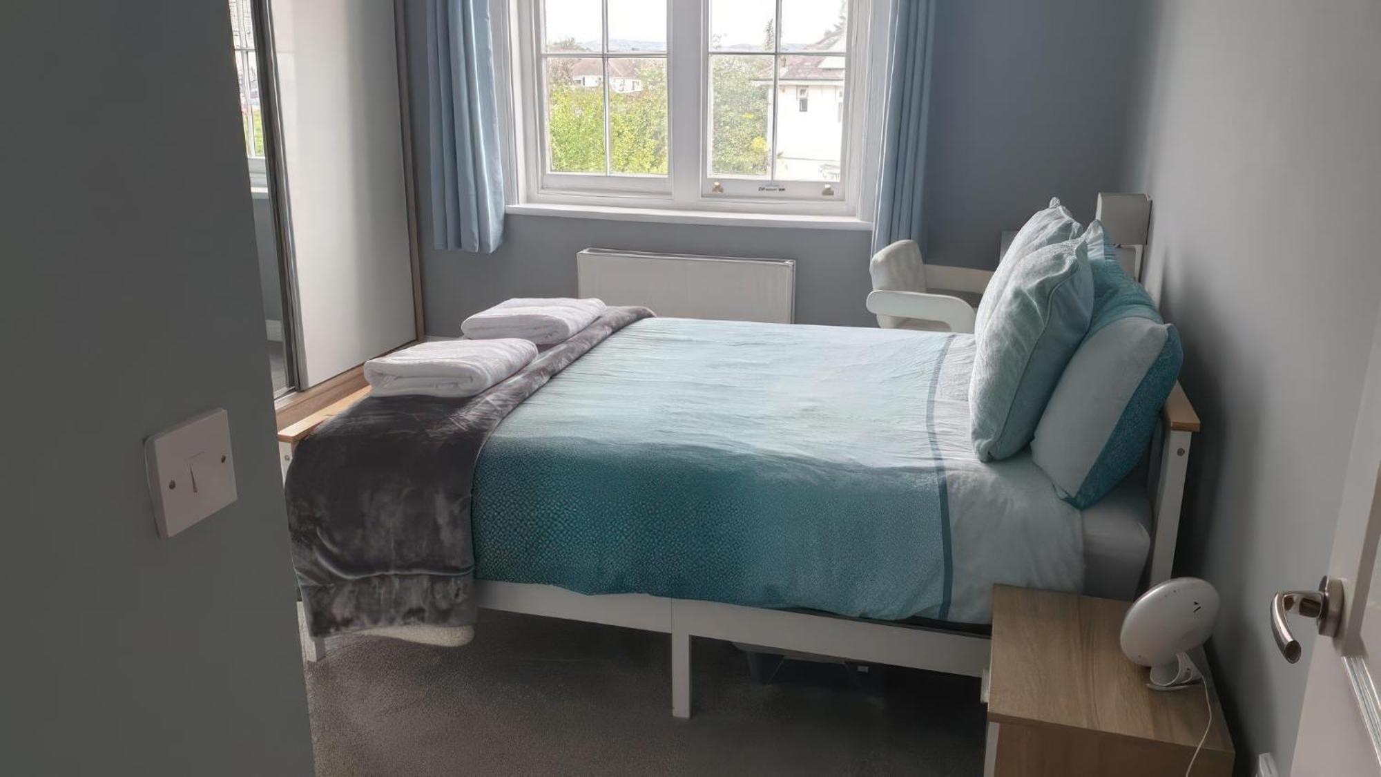 Lovely 2 Bed 2 Bath Flat With Free Parking Poole Dış mekan fotoğraf
