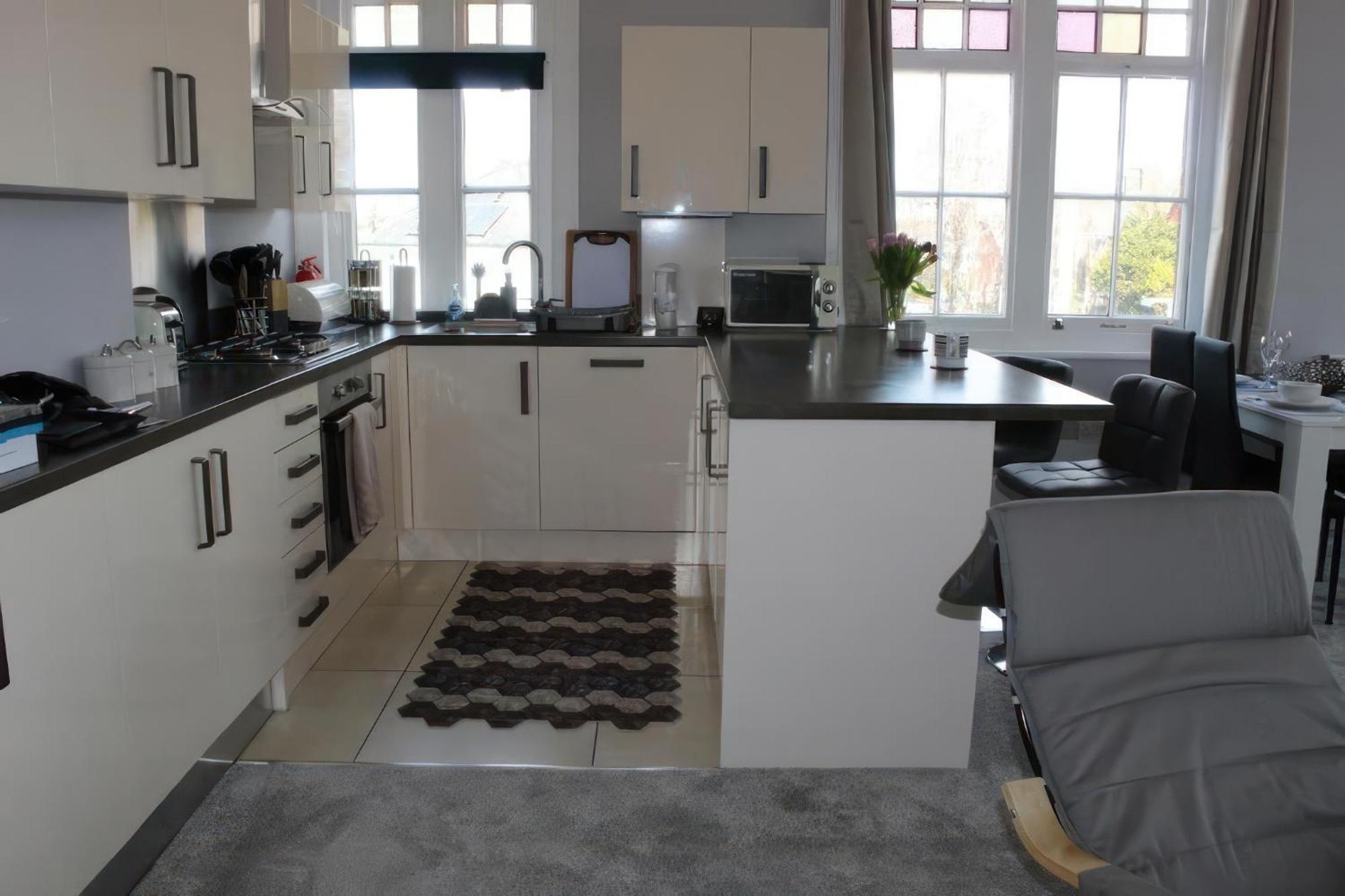 Lovely 2 Bed 2 Bath Flat With Free Parking Poole Dış mekan fotoğraf