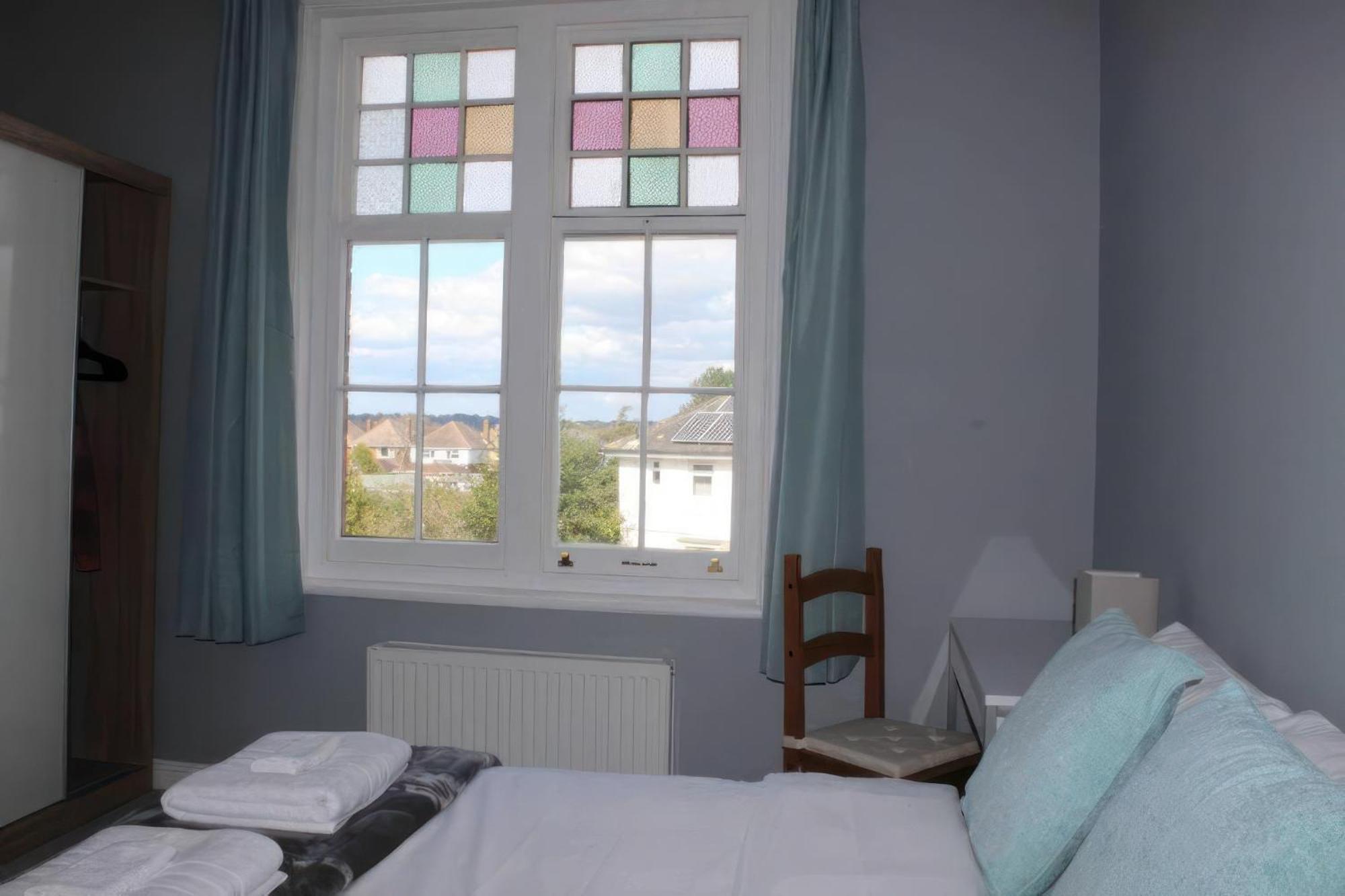 Lovely 2 Bed 2 Bath Flat With Free Parking Poole Dış mekan fotoğraf