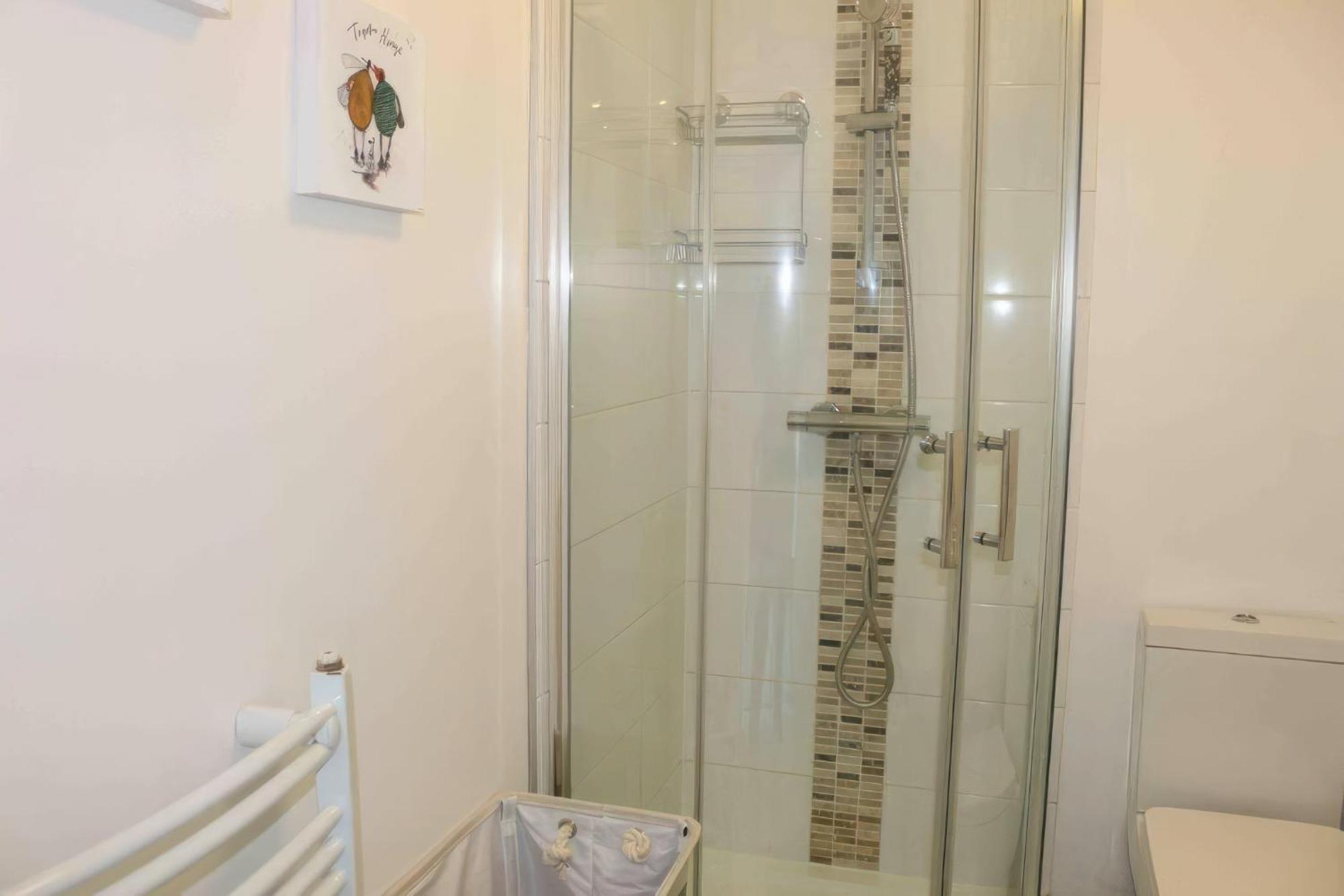 Lovely 2 Bed 2 Bath Flat With Free Parking Poole Dış mekan fotoğraf
