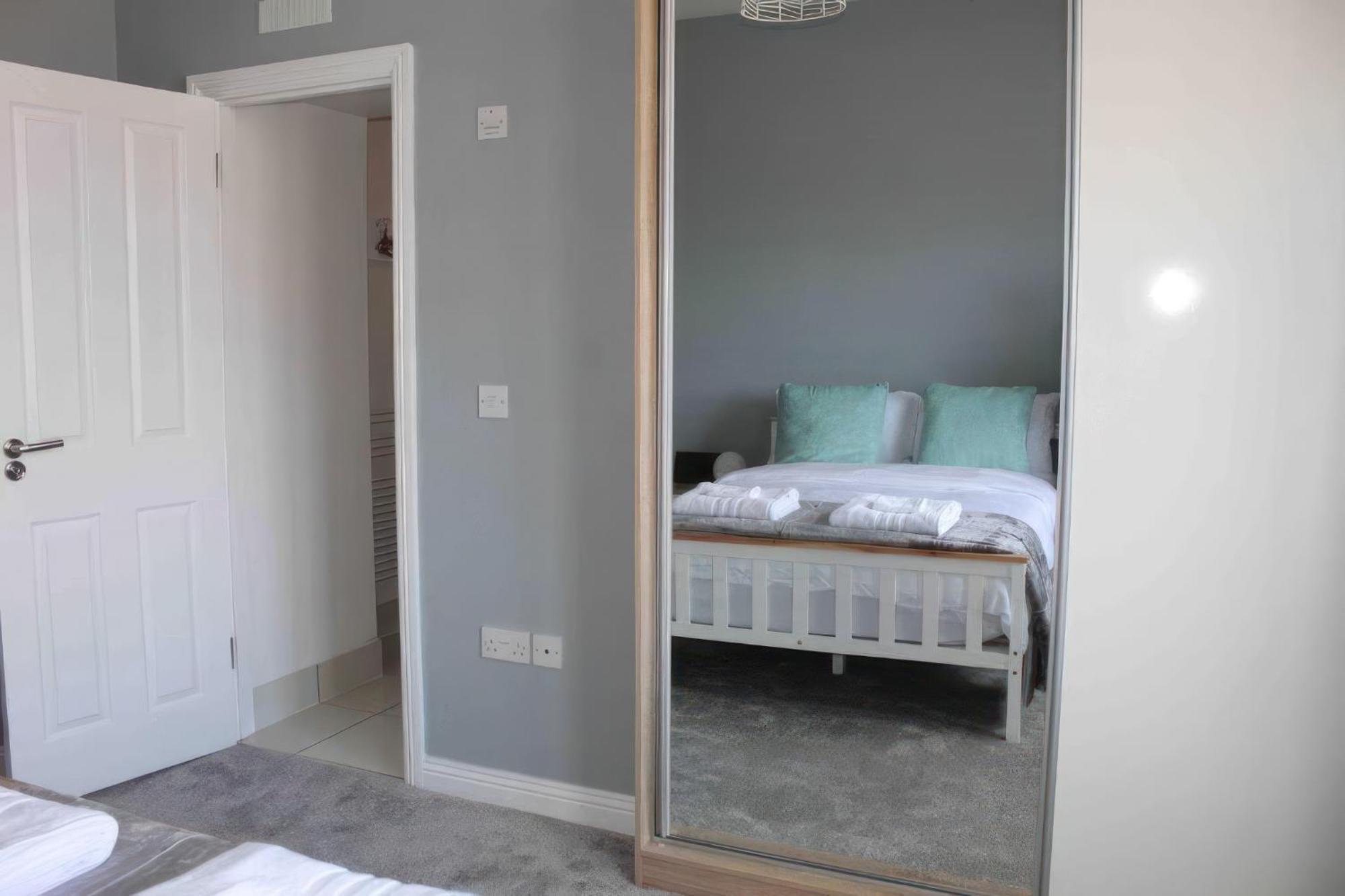 Lovely 2 Bed 2 Bath Flat With Free Parking Poole Dış mekan fotoğraf