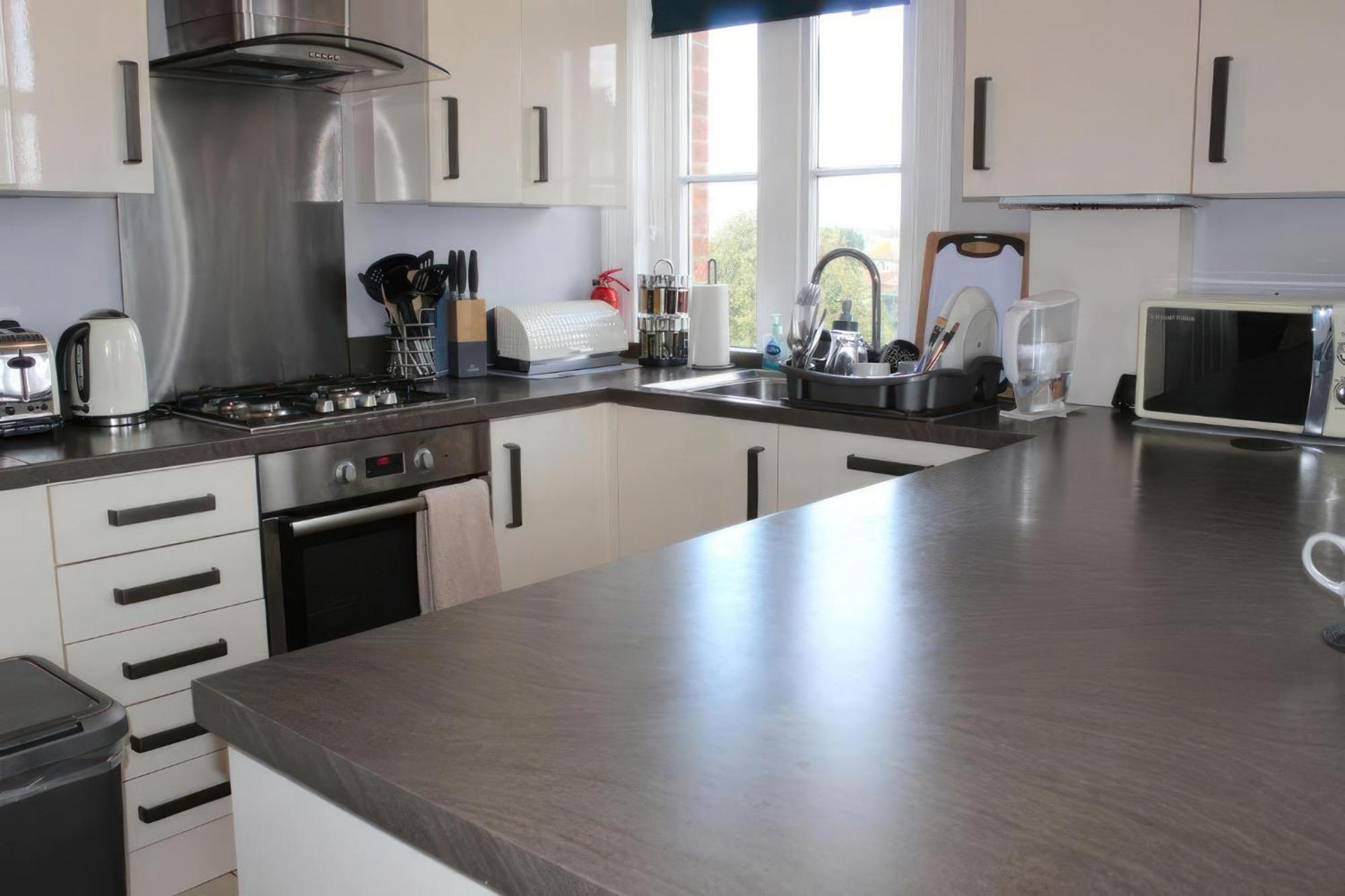 Lovely 2 Bed 2 Bath Flat With Free Parking Poole Dış mekan fotoğraf
