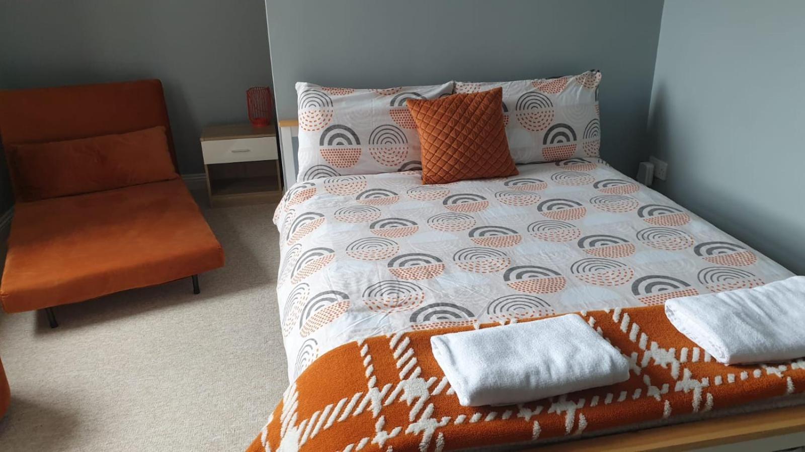 Lovely 2 Bed 2 Bath Flat With Free Parking Poole Dış mekan fotoğraf